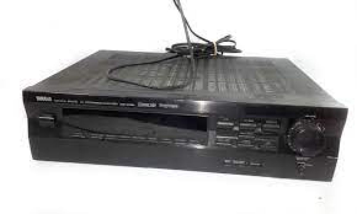 Yamaha DSP-E492 Stéréo 200 W Noir