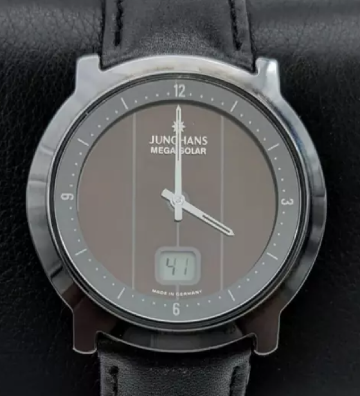 Junghans Mega Solar Quartz Noir Cuir Radio Connecté