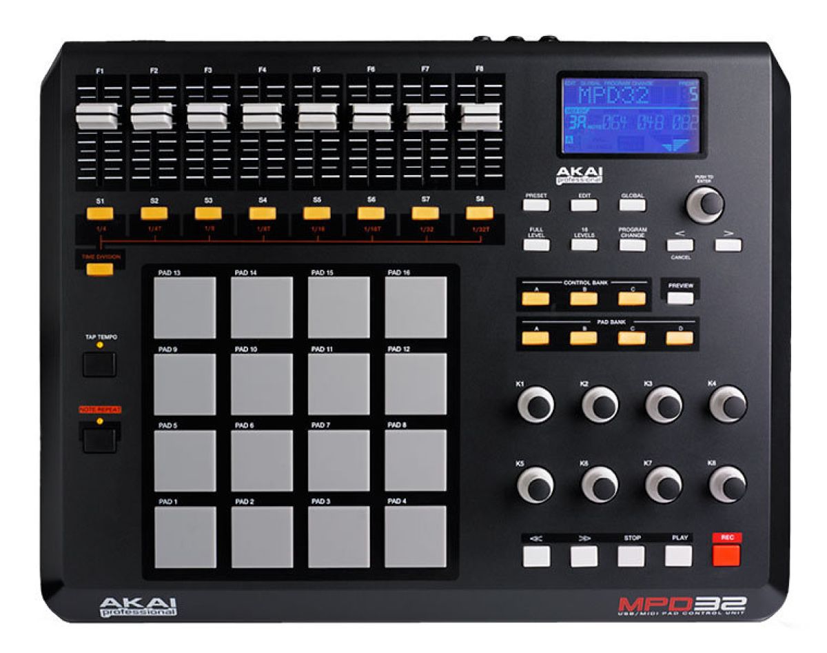 Akai MPD32