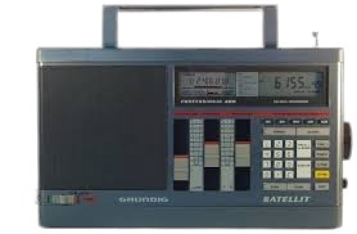 Grundig Satellit International 400 Radio Portable Gris anthracite